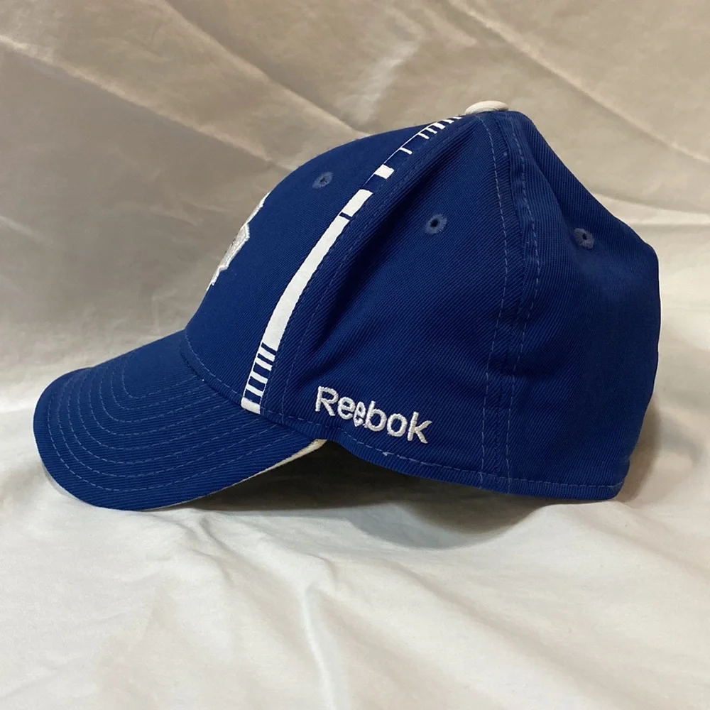 NWOT Reebok Toronto Maple Leafs NHL baseball cap. Size: youth.